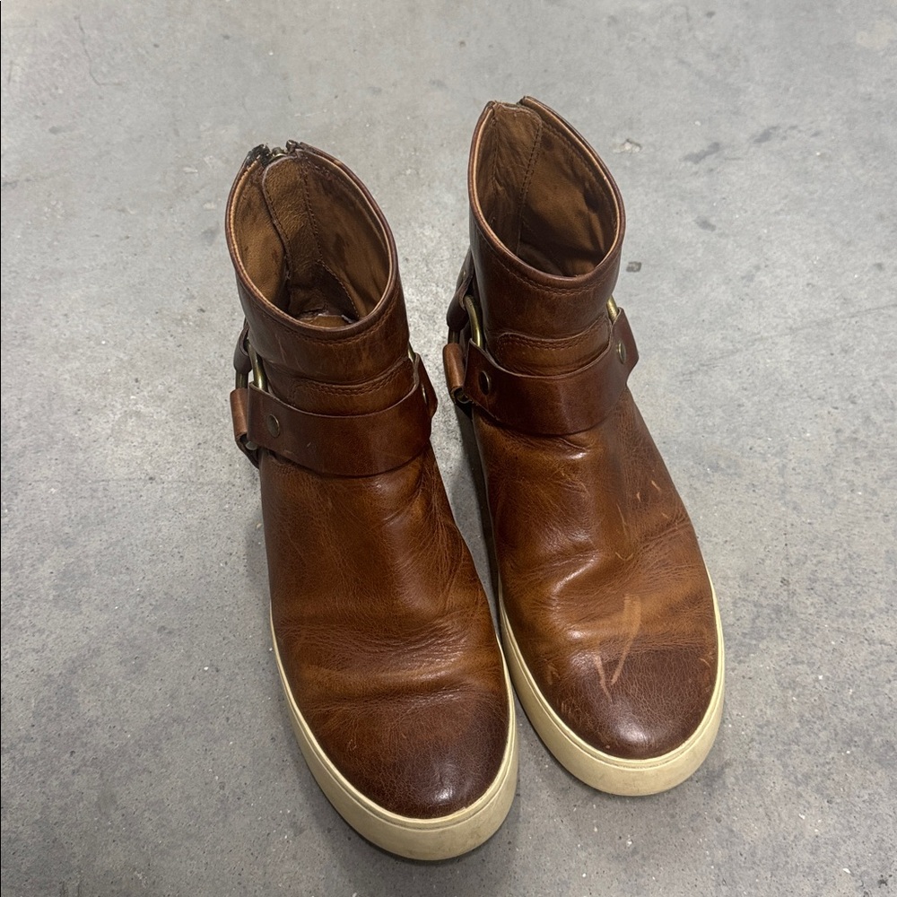 Frye Lena Harness Bootie sz 8